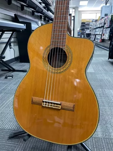 Takamine CD132SC Classical Guitar w/ Preamp 2